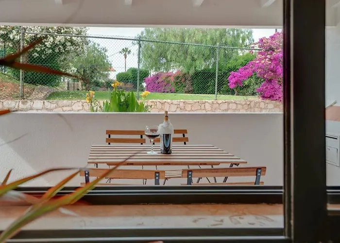 アパート Montechoro By Cm